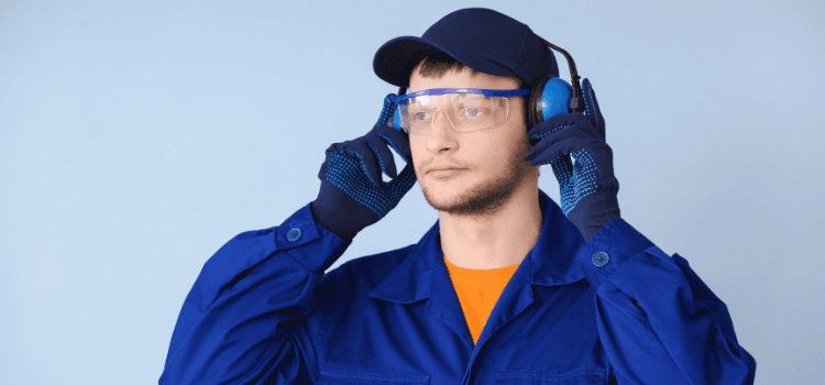 How to Protect Your Ears and Eyes at the Logging Job Site